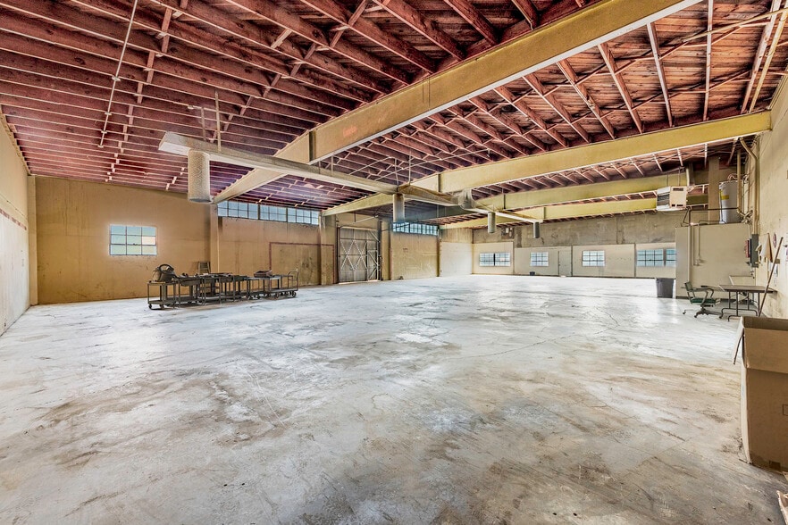 More Photos Of 1345 Cota Ave, Long Beach Warehouse For Lease