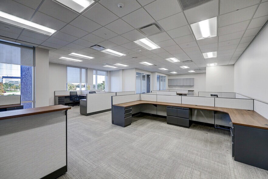 More Photos Of 18211 Katy Fwy, Houston Office For Lease