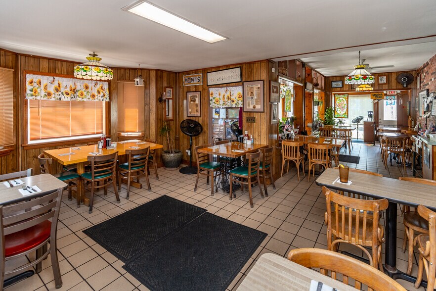 More Photos Of 36 John Ringo Rd, Ringoes Restaurant For Sale