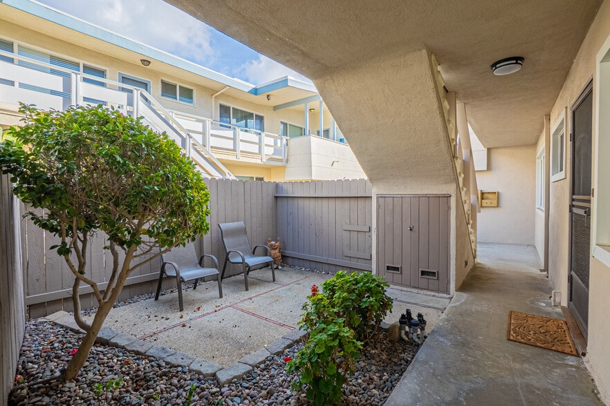 More Photos Of 523 Avenue G, Redondo Beach Multifamily For Sale