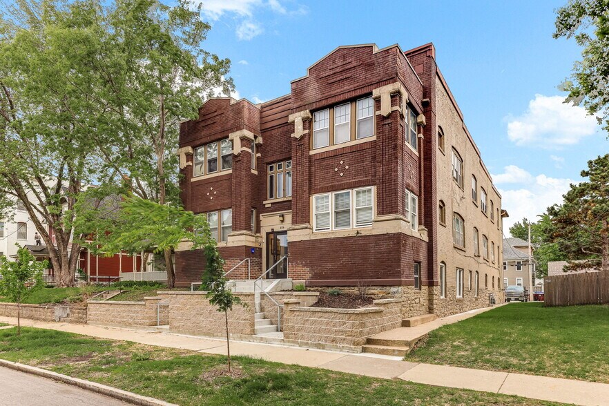 More Photos Of 604 Holly Ave, Saint Paul Apartments For Sale
