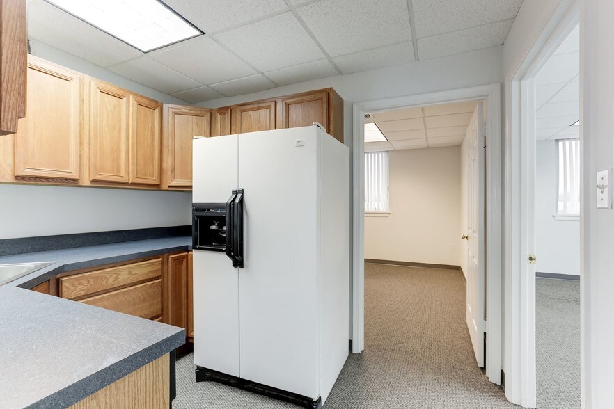 More Photos Of 2915-2917 Hunter Mill Rd, Oakton Medical For Sale