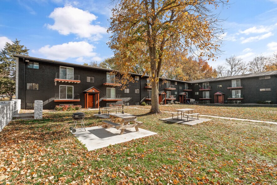 More Photos Of 341 E Loula St, Olathe Apartments For Sale
