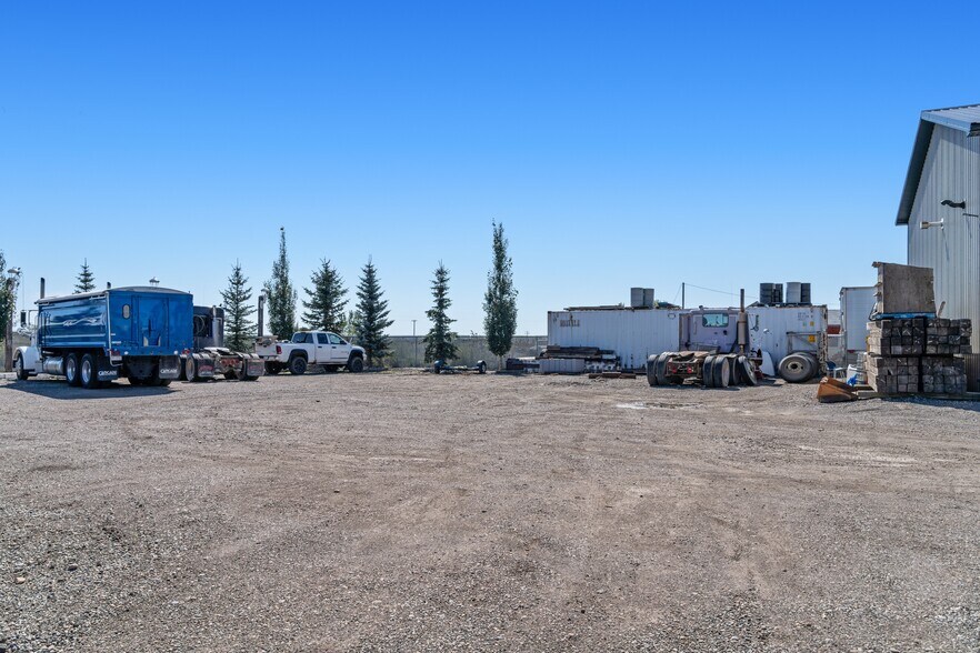 More Photos Of 81 Barstow St, Carseland Auto Repair For Sale