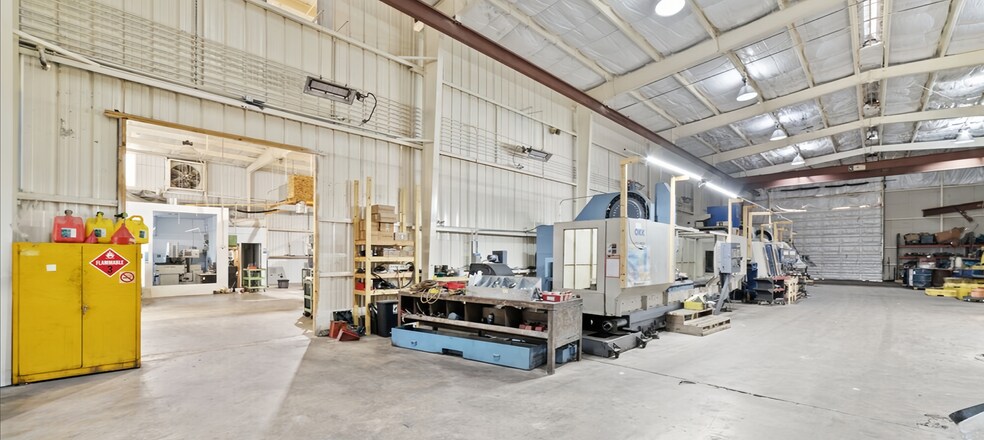 More Photos Of 9202 Lambright Rd, Houston Warehouse For Sale