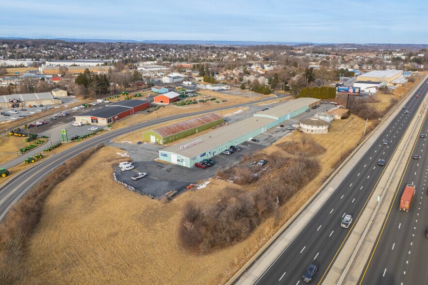 More Photos Of 6500 Chapmans Rd, Allentown Warehouse For Lease