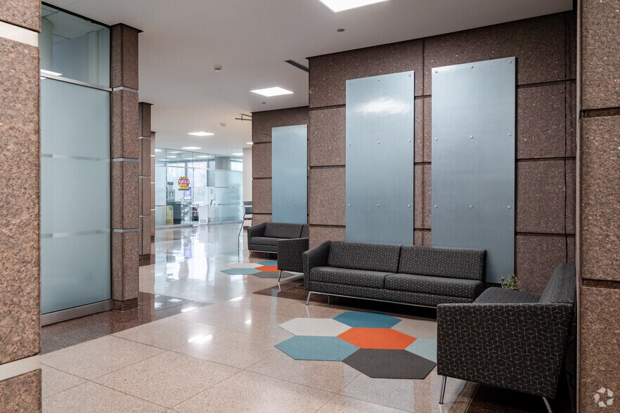 More Photos Of 1600 Golf Rd, Rolling Meadows Coworking Space