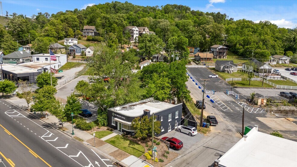 More Photos Of 525 Cherokee Blvd, Chattanooga Office For Lease