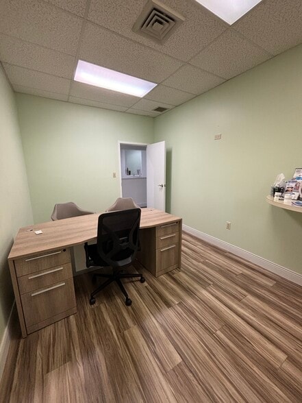 More Photos Of 1900 N Mills Ave, Orlando Medical For Lease