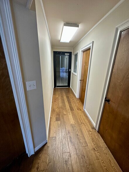 More Photos Of 1680 Broadway, Macon-Bibb Freestanding For Sale