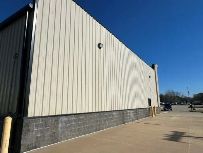 More Photos Of 2301 N Milt Phillips Ave, Seminole General Retail For Lease