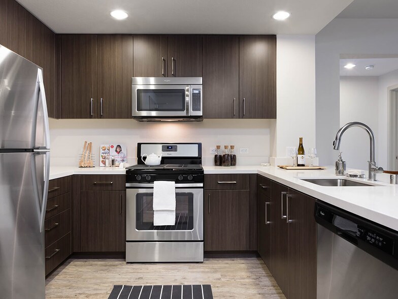 More Photos Of 1375-1411 Sycamore Ave, Hercules Unknown For Lease