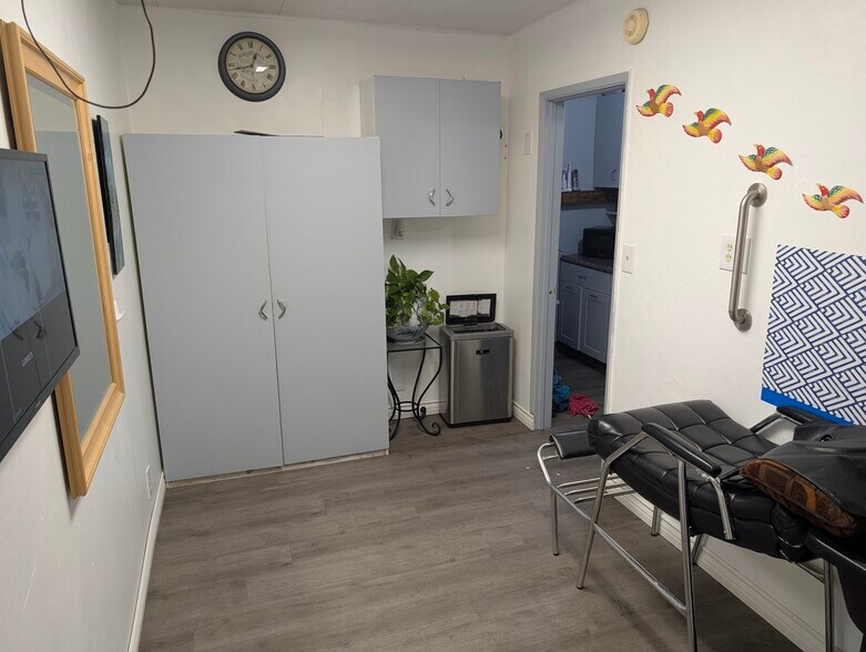 More Photos Of 1636-1638 E Charleston Blvd, Las Vegas Freestanding For Sale