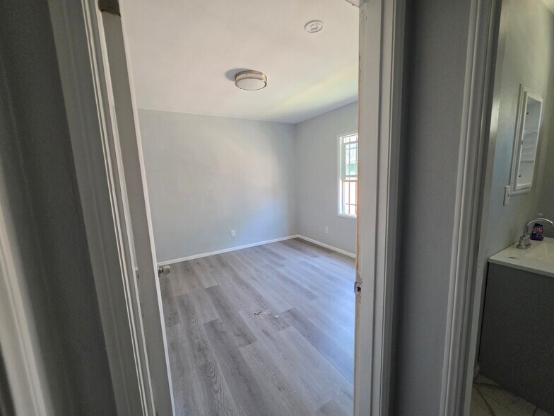 More Photos Of 1673-1675 N D St, San Bernardino Office For Lease
