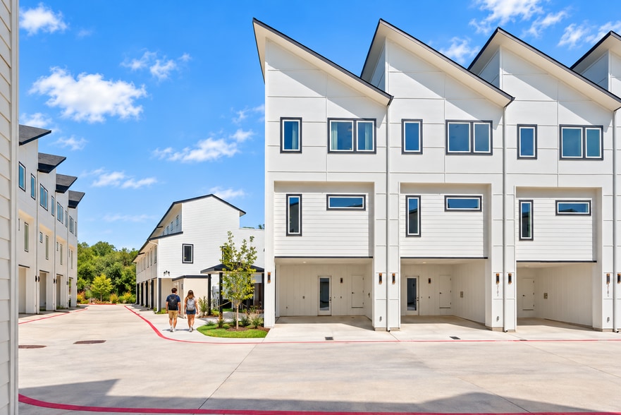 More Photos Of 5201 Martin Luther King Jr Blvd, Austin Apartments For Sale