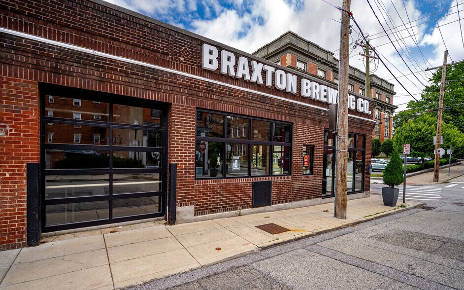 More Photos Of 331 E 13th St, Cincinnati Bar For Sale