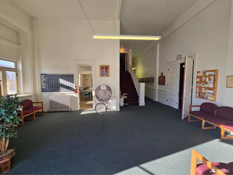 More Photos Of 501 W Pine St, Rawlins Specialty For Lease