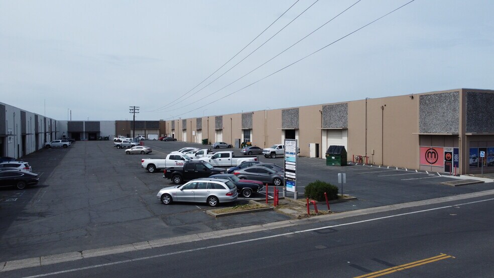 More Photos Of 2151 Blumenfeld Dr, Sacramento Manufacturing For Lease