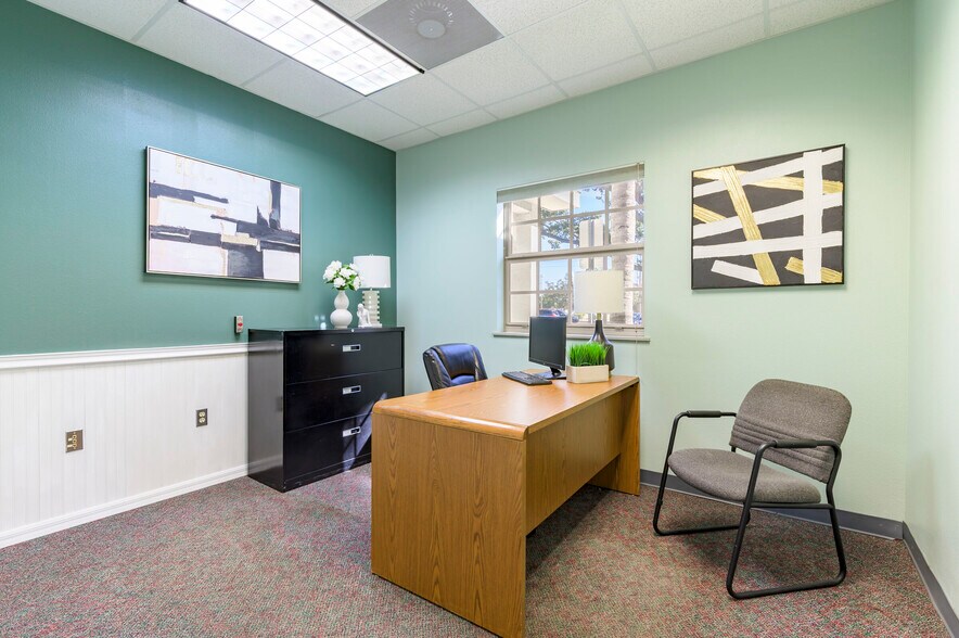 More Photos Of 1938 N Hercules Ave, Clearwater Office For Lease
