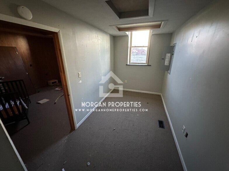 More Photos Of 510 Locust St, Middletown Storefront For Lease