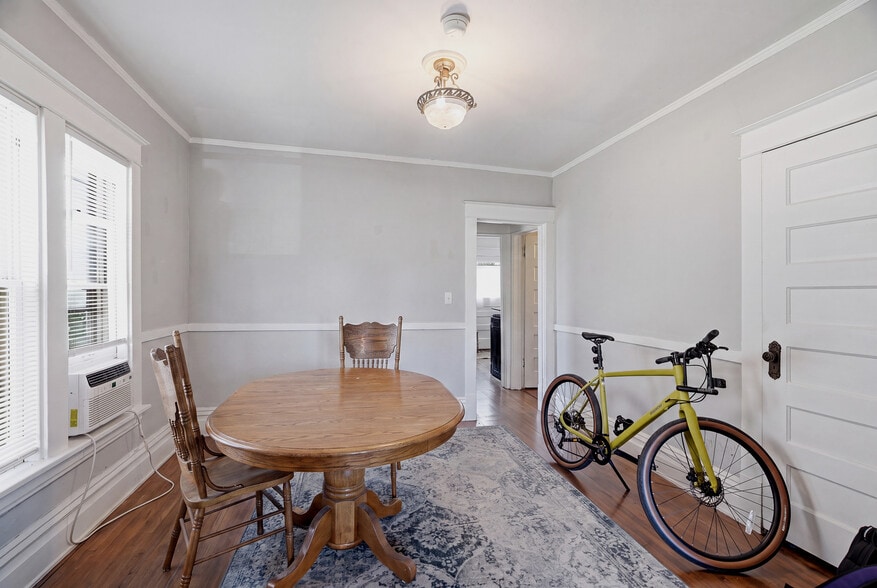 More Photos Of 2641 Lyndale Ave S, Minneapolis Apartments For Sale
