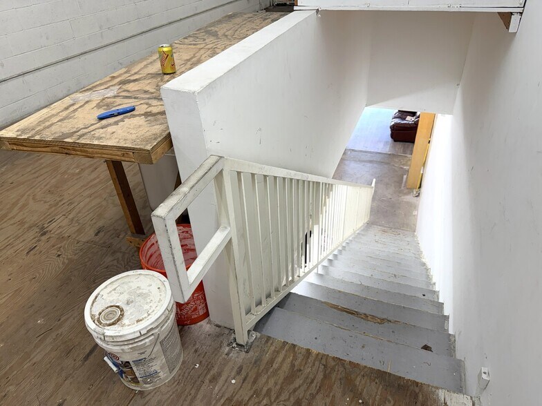 More Photos Of 525-529 Los Angeles St, Los Angeles Unknown For Lease