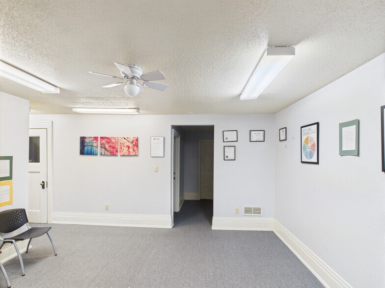 More Photos Of 619 Blondeau St, Keokuk Office For Sale