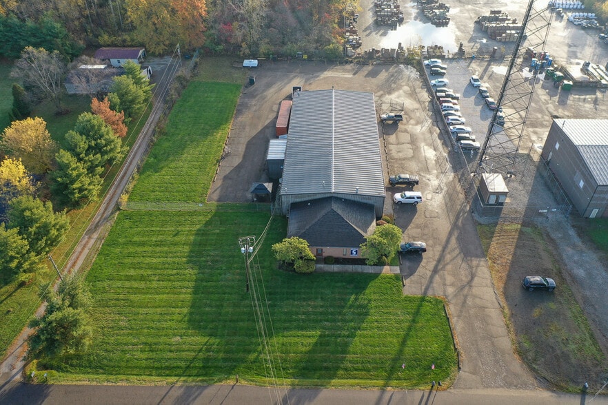 More Photos Of 3822 Victory Ave, Louisville Warehouse For Lease