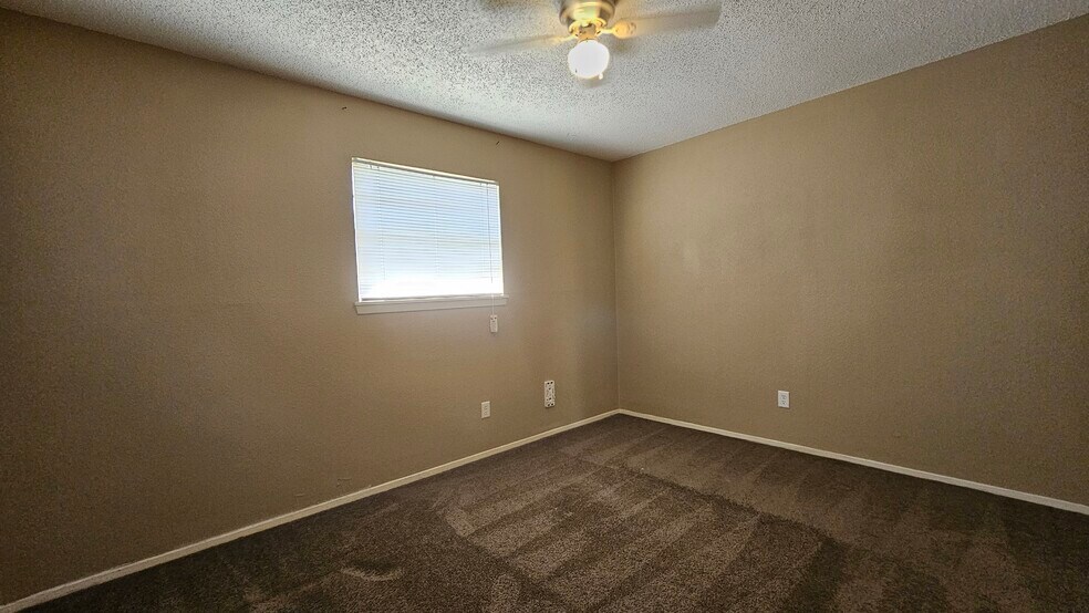 More Photos Of 200 N Jefferson St, Abilene Apartments For Sale