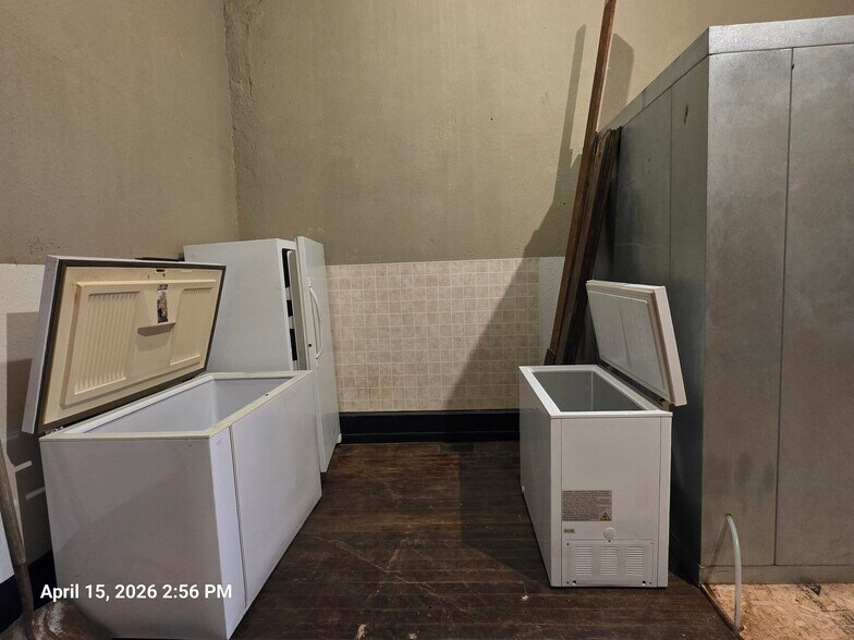 More Photos Of 415-417 Saint James Ave, Wynot Storefront Retail Residential For Sale
