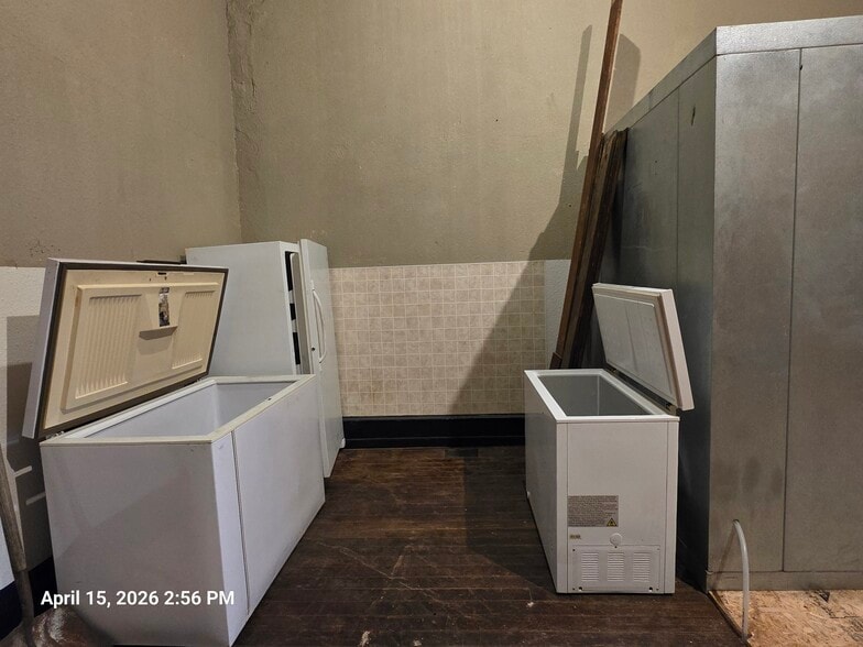 More Photos Of 417 Saint James Ave, Wynot Storefront Retail Residential For Sale