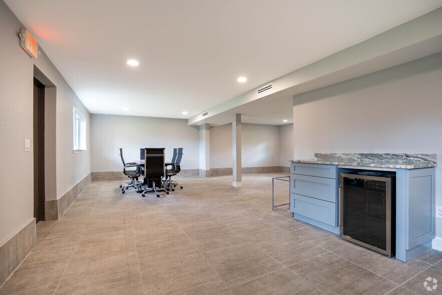 More Photos Of 404 Hargreaves Ave, Punta Gorda Office For Sale