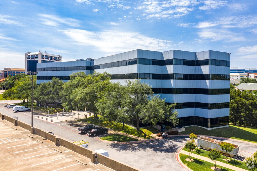 More Photos Of 15400 Knoll Trail Dr, Dallas Office For Lease