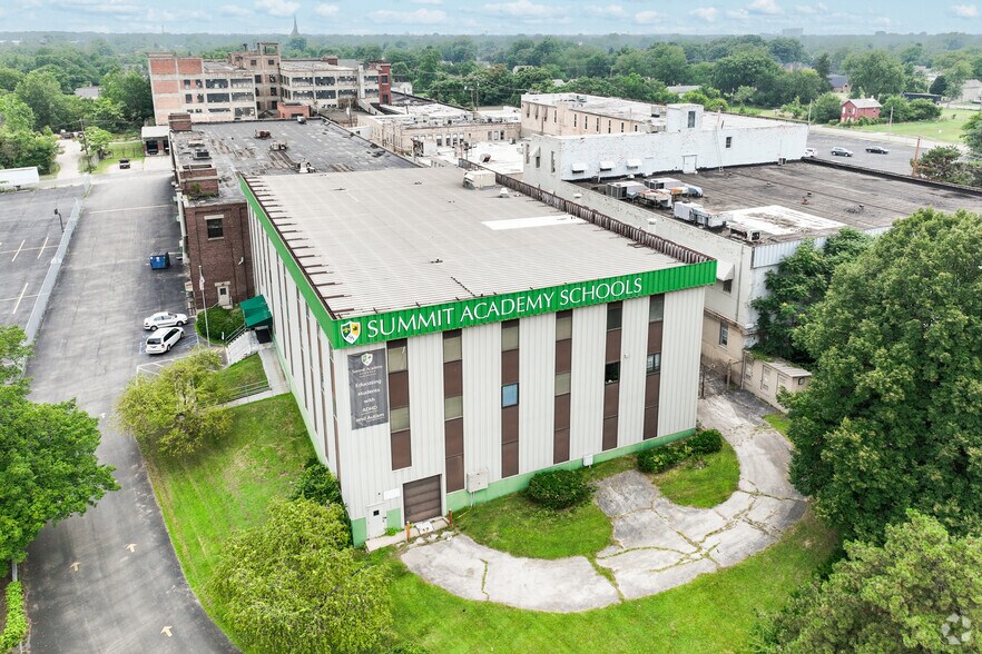 More Photos Of 447 Hamilton St, Toledo Light Distribution For Sale