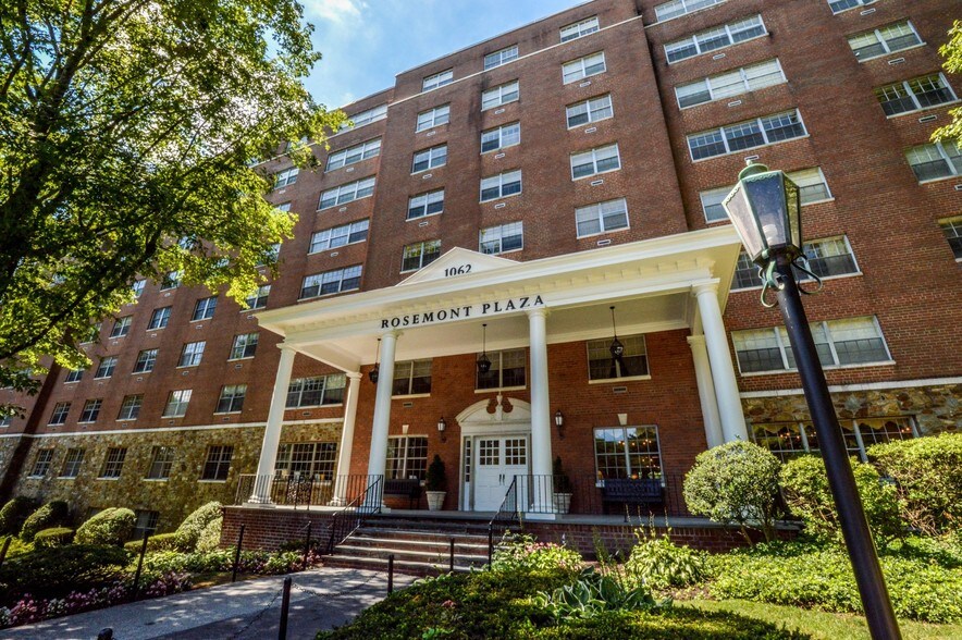 Primary Photo Of 1062 E Lancaster Ave, Bryn Mawr Apartments For Lease