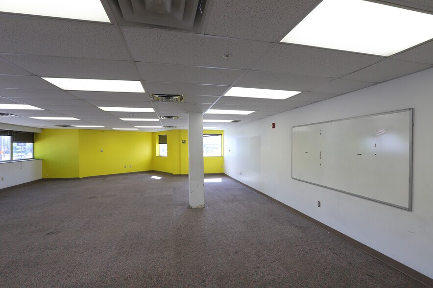 More Photos Of 184 Salem Ave, Dayton Office Residential For Lease