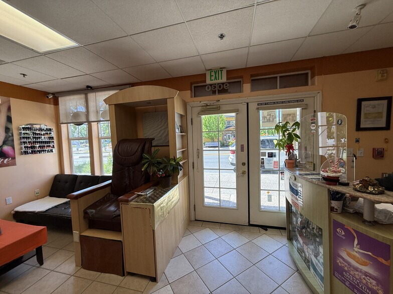 More Photos Of 9030 Windsor Rd, Windsor General Retail For Sale