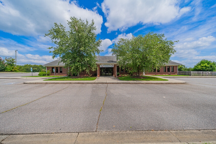 More Photos Of 1004 Old Plank Rd, High Point Daycare Center For Sale