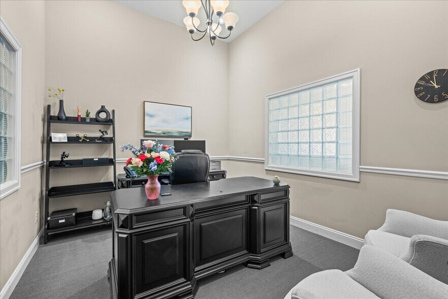 More Photos Of 1262 S 13th St, Omaha Storefront For Sale