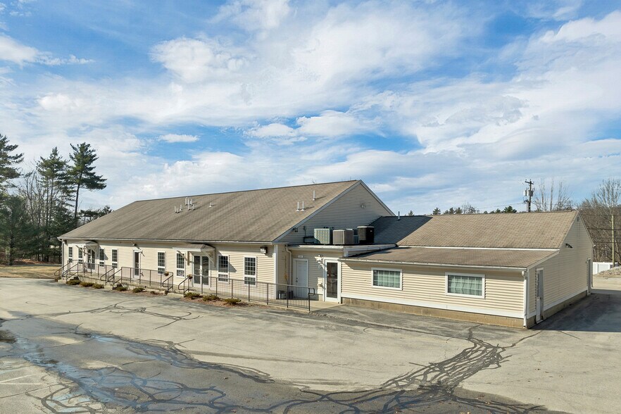 More Photos Of 45 Londonderry Tpke, Hooksett Office For Lease
