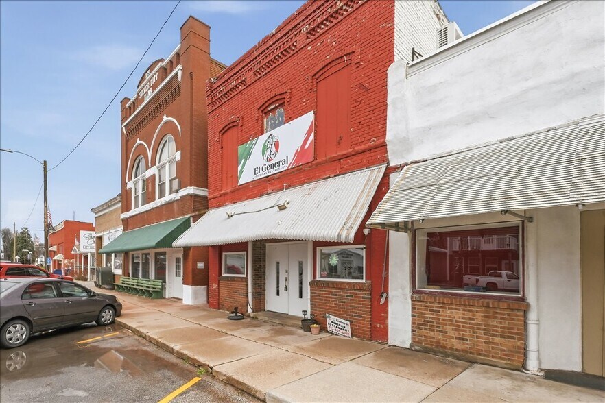 More Photos Of 405 Main St, Silver City Restaurant For Sale