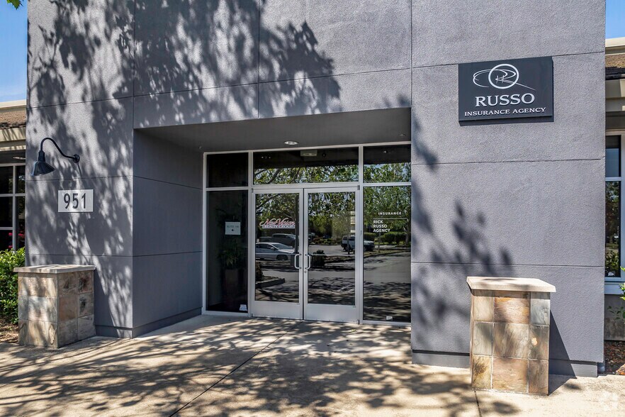 More Photos Of 951 Reserve Dr, Roseville Medical For Sale