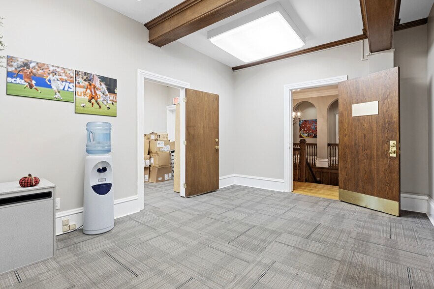 More Photos Of 237 Metcalfe St, Ottawa Office For Sale