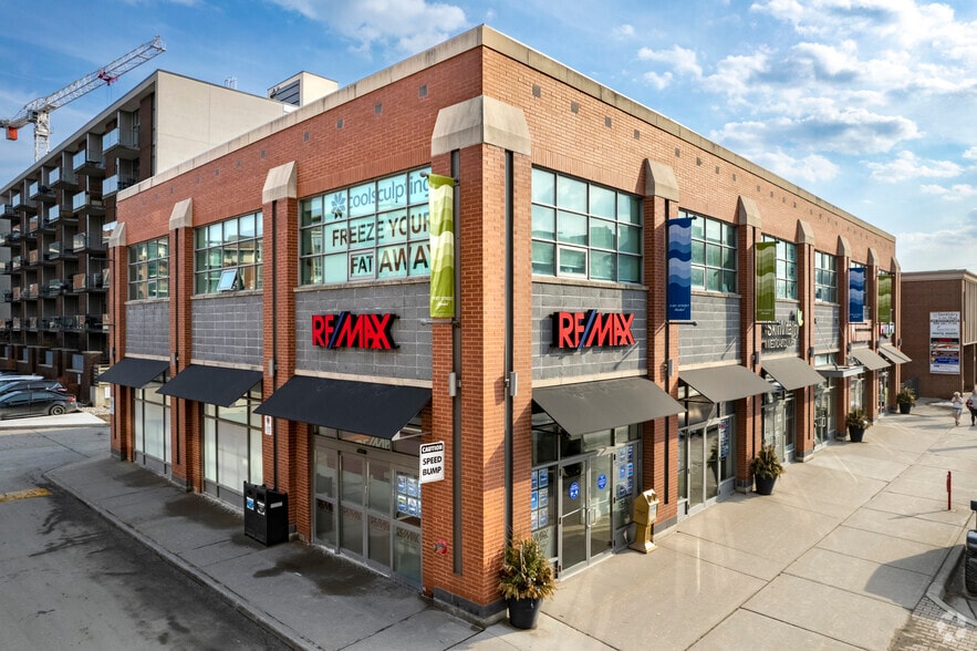 Primary Photo Of 125 Lakeshore Rd E, Mississauga Storefront Retail Office For Lease