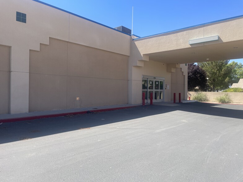 More Photos Of 1501-1503 E Calvada Blvd, Pahrump Medical For Sale