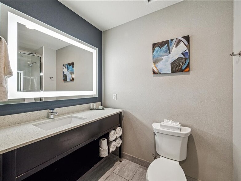 More Photos Of 21119 Interstate 45, Spring Hotel For Sale