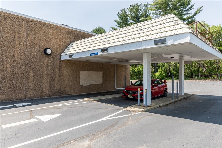 More Photos Of 431 Route 513, Califon Supermarket For Lease