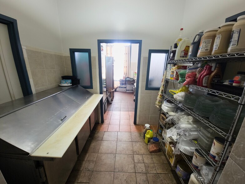 More Photos Of 15 Berkley Rd, Barnesville Restaurant For Sale