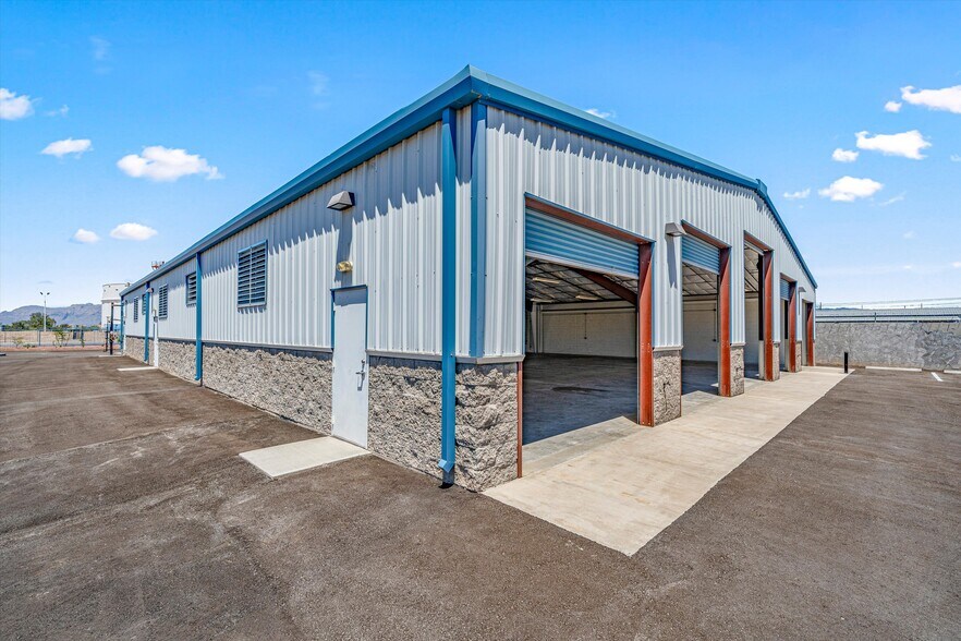 More Photos Of 3626 E 47th St, Tucson Manufacturing For Sale