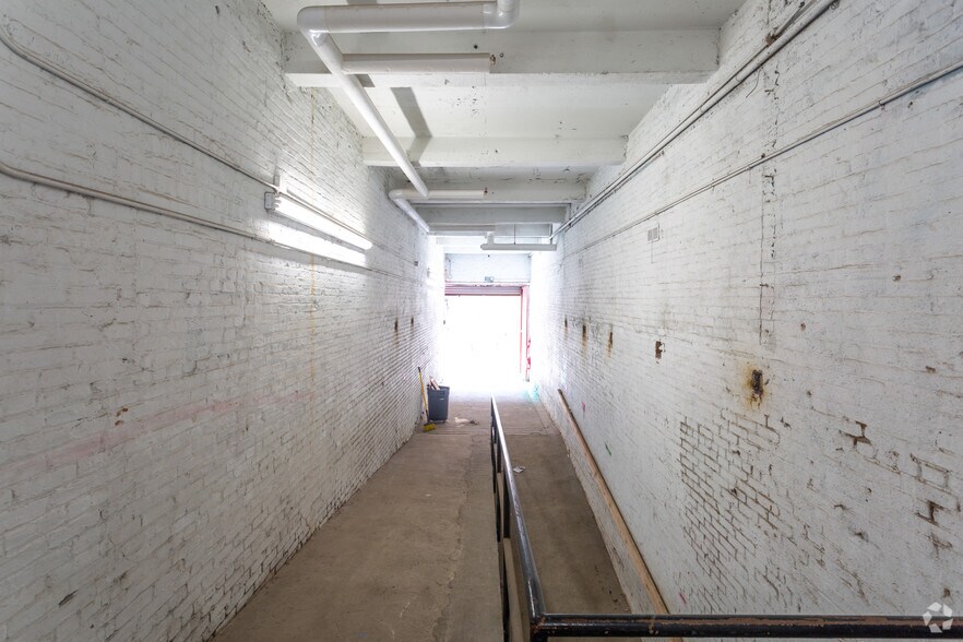 More Photos Of 31-33 School St, Yonkers Warehouse For Lease